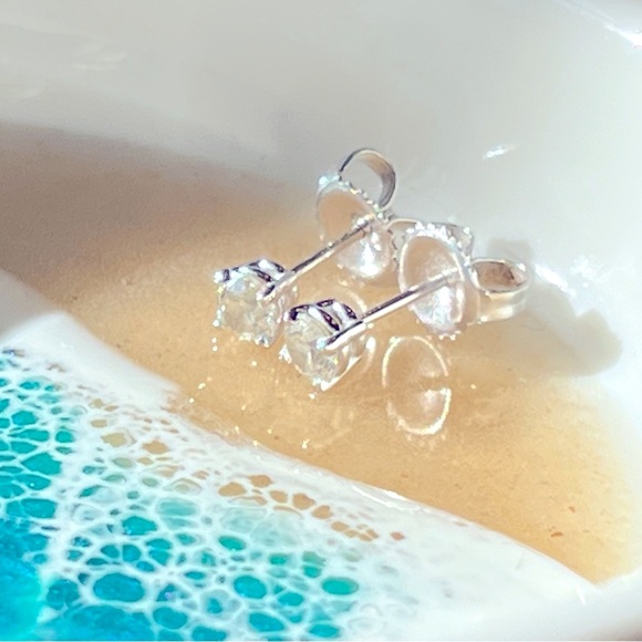 Diamond Stud Earring Pair - 14K White Gold Natural Diamonds J/SI3 TCW .48 - Picture 6 of 11